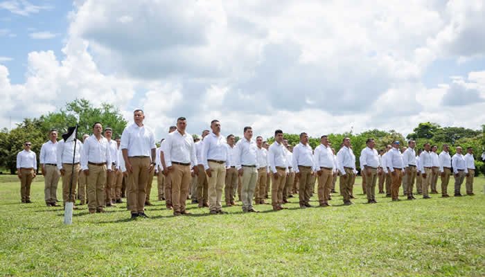 Homenaje a soldados que finalizaron su carrera militar