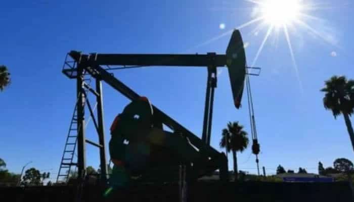 Cae precio mundial del petróleo tras captura de Maduro