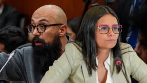 Denuncia en contra de la directora del departamento de Presidencia