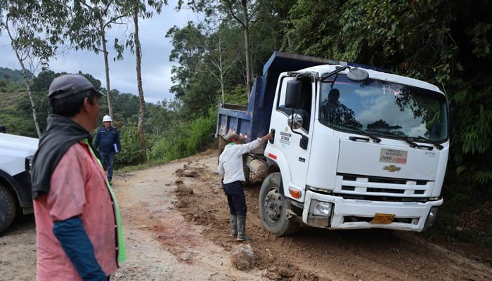 Intervenciones viales en Baraya y Yaguará