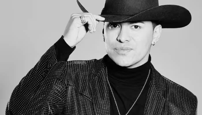 Ciudadanía acude al homenaje a Yeison Jiménez