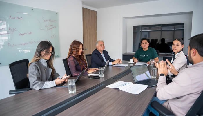 Apoyo para construcción de colegio en Nátaga