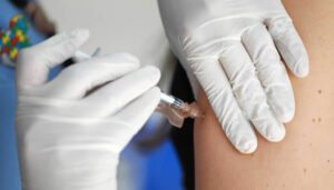 Llamado a vacunarse contra la fiebre amarilla