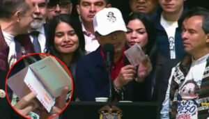 Presentado el nuevo pasaporte colombiano