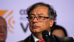 Gobierno y su gabinete firmó solicitud de Constituyente