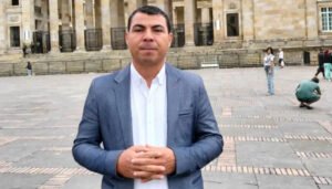 Reapareció candidato Andrés Vásquez