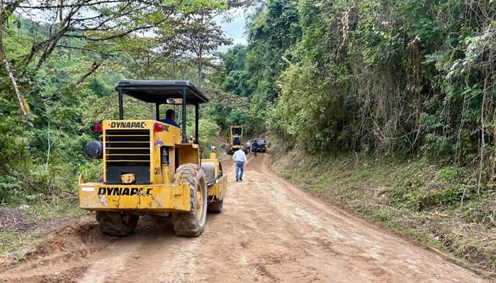 Gobernación atiende frentes de trabajo en su red vial