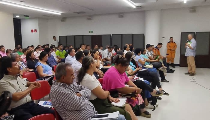 Docentes se capacitan en gestión del riesgo escolar