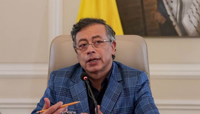Presidente Petro denuncia oligopolio en medicamentos