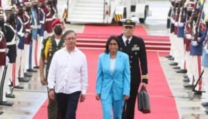 Delcy Rodríguez, si se reunirá con Gustavo Petro