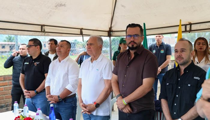 Entregada nueva red vial en Suaza