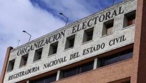 Apartada funcionaria de la Registraduría por participación política
