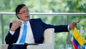 Petro confirma viaje a Venezuela