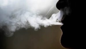 Polémica medida antitabaquismo en el Reino Unido