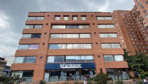 EPS Famisanar da la cara por la Liga contra el Cáncer