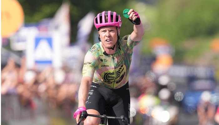 Danés gana etapa del Giro, Bernal ya no es top 10