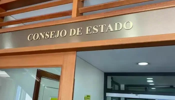 Admitidas demandas contra dos congresistas