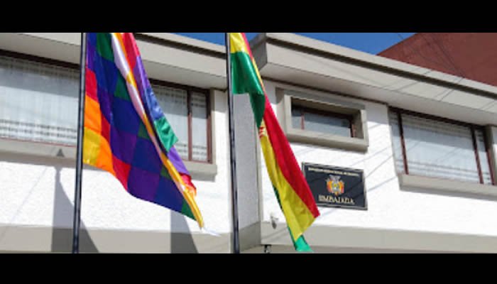 Colombia expulsa a diplomático boliviano