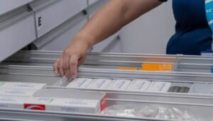 Nueva EPS firma acuerdos para entrega de medicamentos