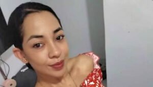 Mujer fallece en aparente discusión familiar