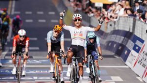 Fiesta latinoamericana en el Giro, Egan Bernal es ahora cuarto