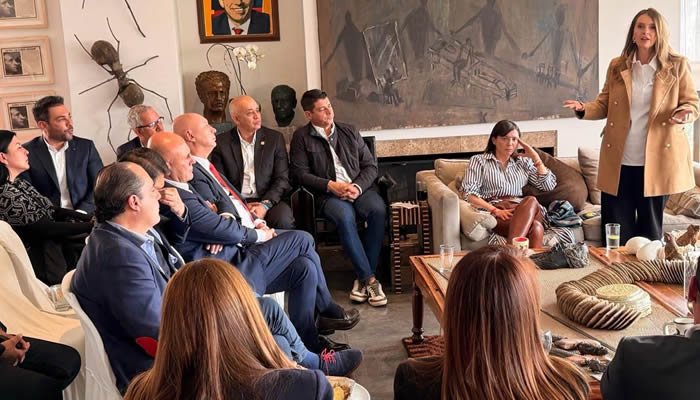 Paloma Valencia recibe apoyo de los liberales