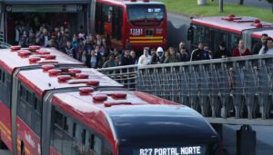 Percance en estación de Transmilenio