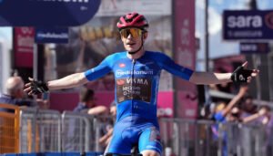 Giro de Italia con nuevo líder y Bernal, cerca del top 10