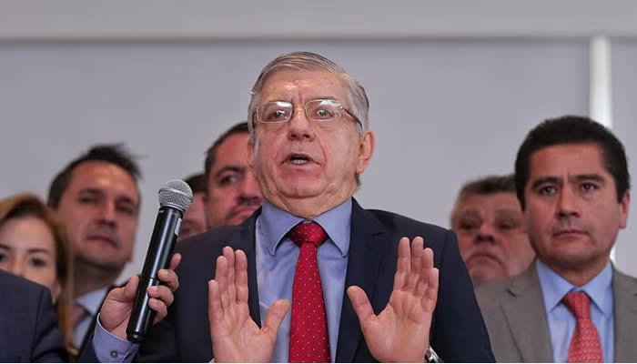 Ex presidente César Gaviria, hospitalizado