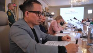 Denuncian entramado criminal en contra del sector salud