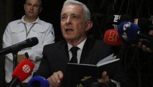 Abierta investigación contra el expresidente Álvaro Uribe