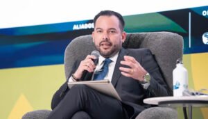 Colombia reanudará cooperación energética con Ecuador de manera gradual