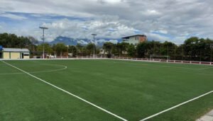 Alcaldía de Neiva entrega renovada la cancha sintética del barrio Canaima