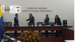 Enrique Gómez, nuevo presidente de la Comisión Primera del Senado