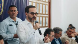 De la Espriella no quiere saber NADA de Petro