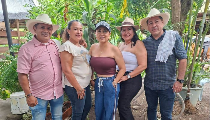 Cabalgata en el corregimiento de Guacirco