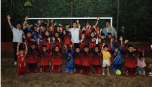 Entrega de implementación deportiva en la Comuna Nueve