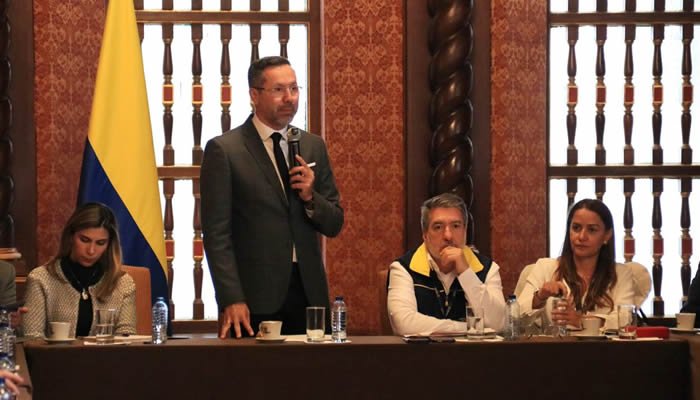 Gobierno coordina reconstrucción tras terremoto