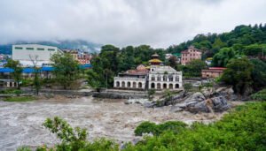 Fuertes inundaciones en Nepal dejan cerca de 100 muertos