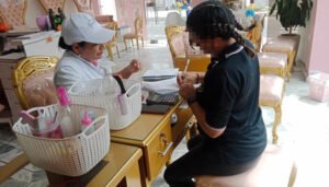 Capacitación sanitaria al sector de belleza