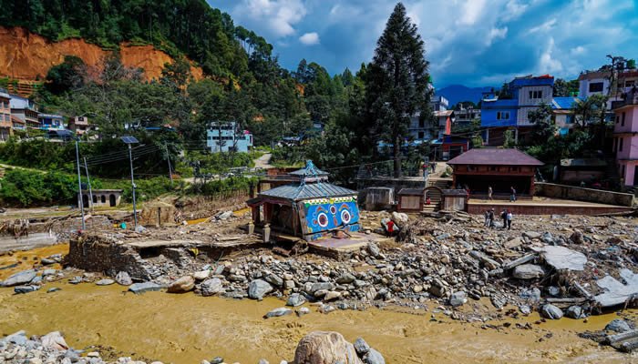 Labores de búsqueda tras fuerte inundación en Nepal