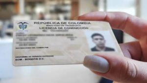 Licencia de conducción no subiría hasta $800.000 por ahora