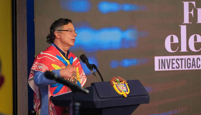 Petro presenta presuntas evidencias de fraude electoral