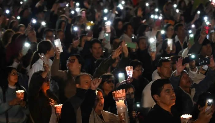 Cumplida velatón en Bogotá por las víctimas del terremoto