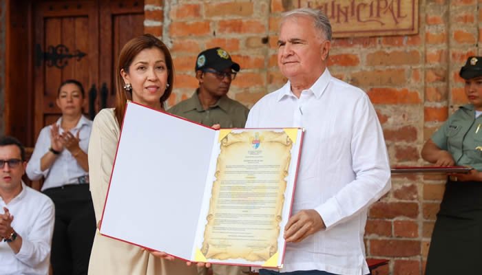 El Agrado homenajeó a José María Rojas Garrido