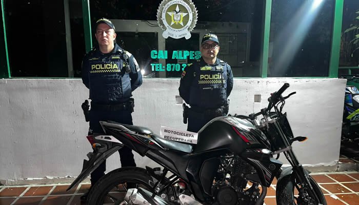 Policía recupera 11 motos