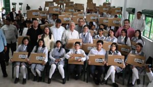 Acevedo fortalece educación y espacios comunitarios