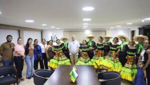 Folclor huilense llegó a Vietnam