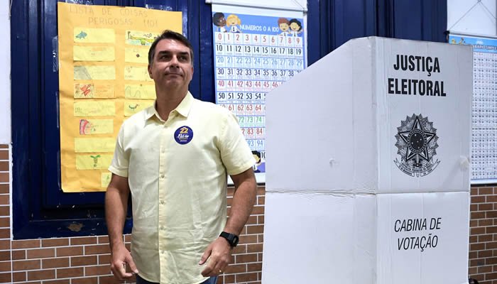 Flávio Bolsonaro pide anular elecciones en Brasil