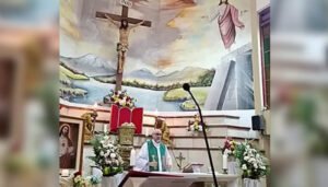 Murió sacerdote en Ecuador tras caerle una cruz encima